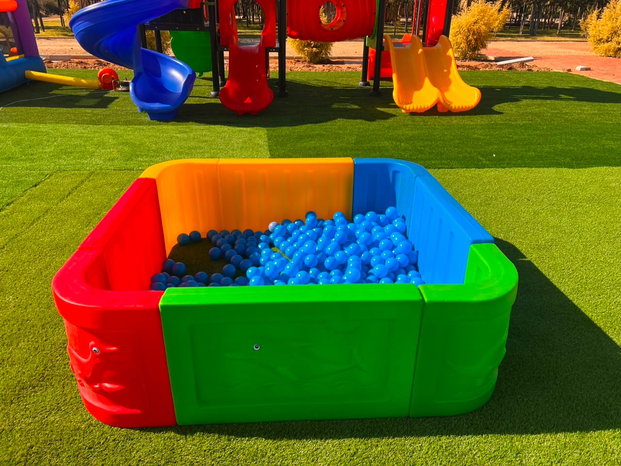 Ball pit